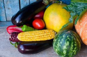 how to get rid of yellow leaves on tomato plants