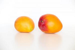What can't mango be eaten with? What's the advantage of eating mango