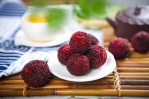How to eat red bayberry? Can you eat more